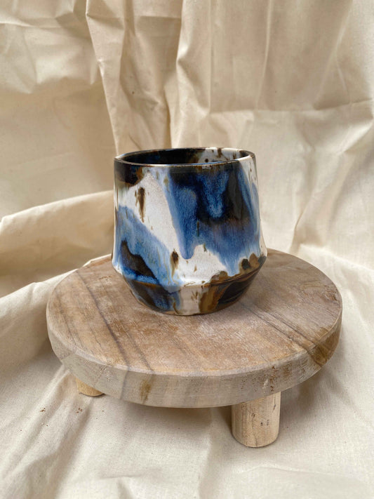 Abstract Horizon cup