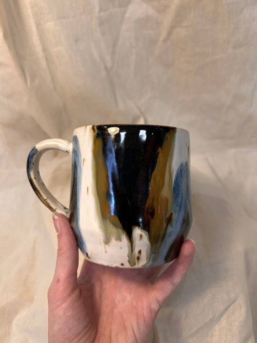 Abstract horizon mug - Design Junction