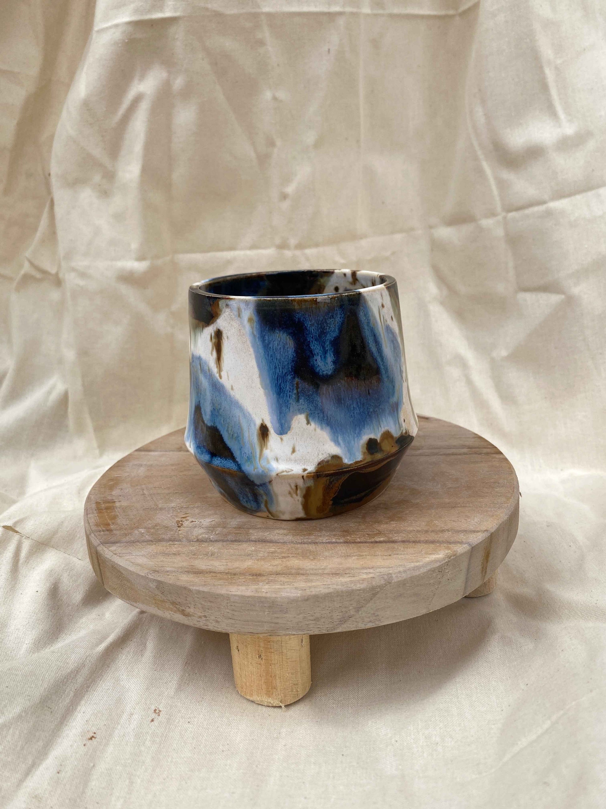 Abstract Horizon cup