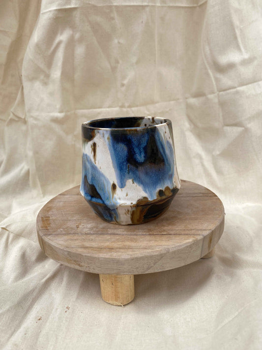 Abstract Horizon cup