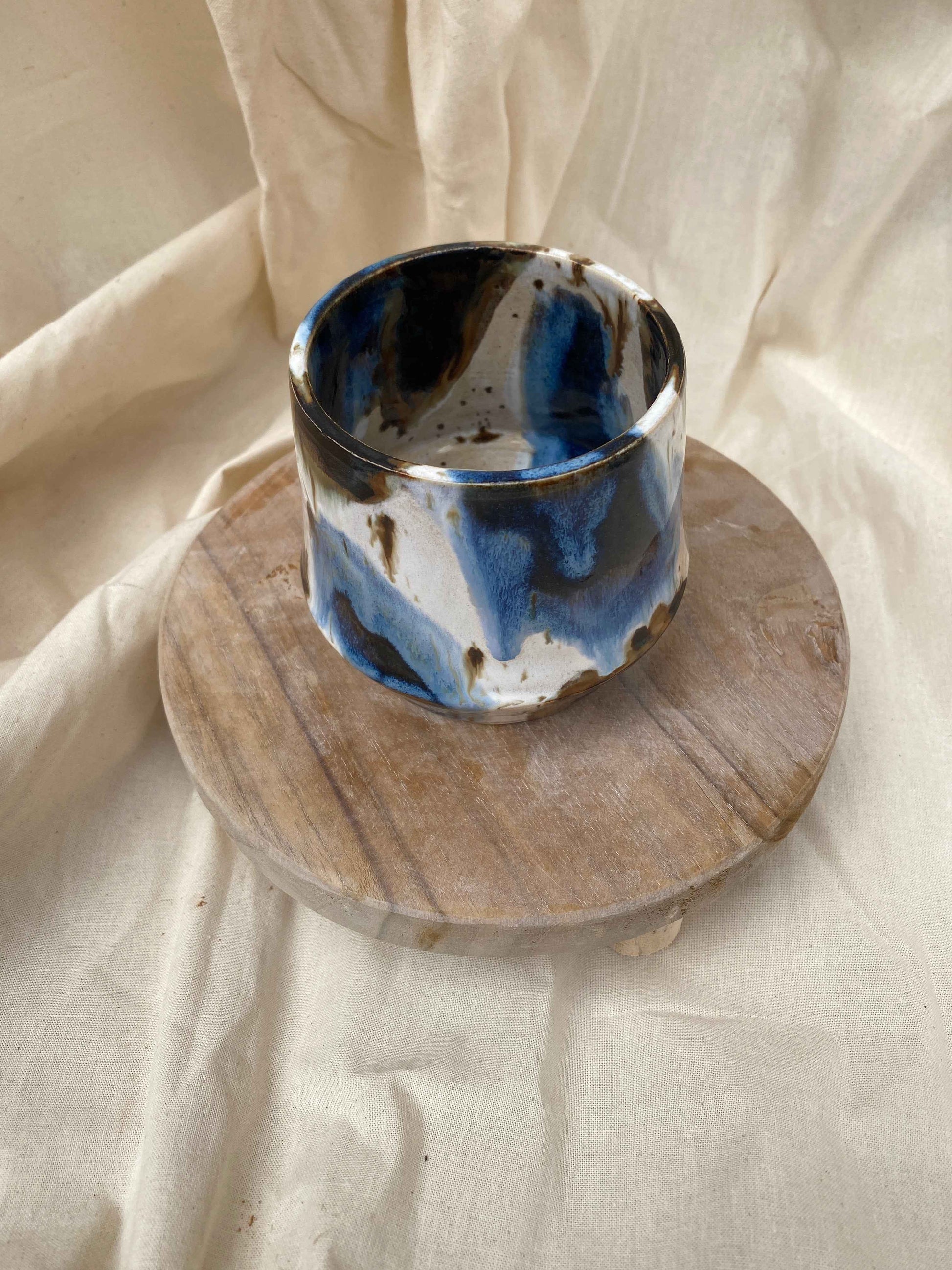 Abstract Horizon cup