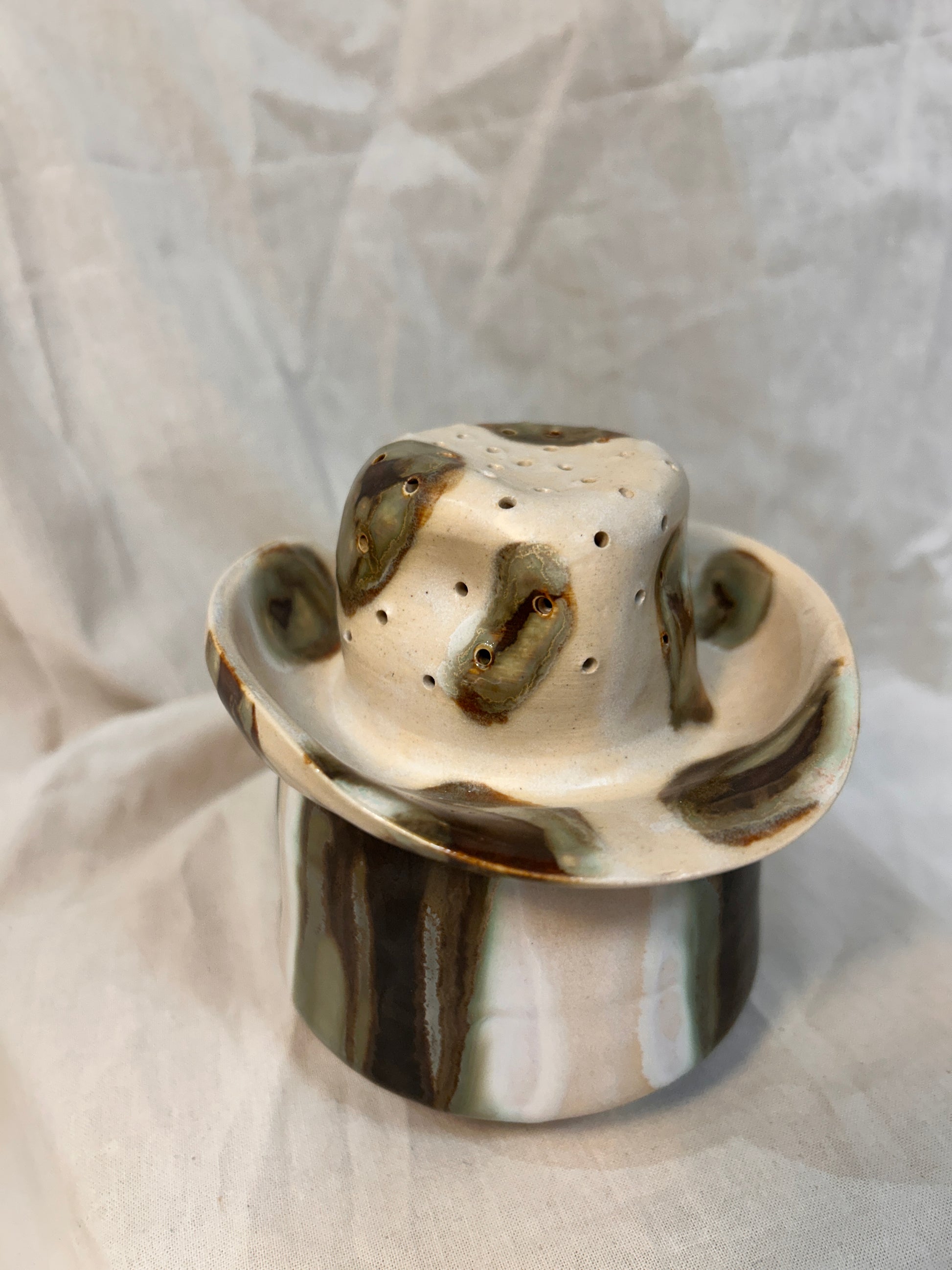 Cowboy hat tea strainer - Design Junction