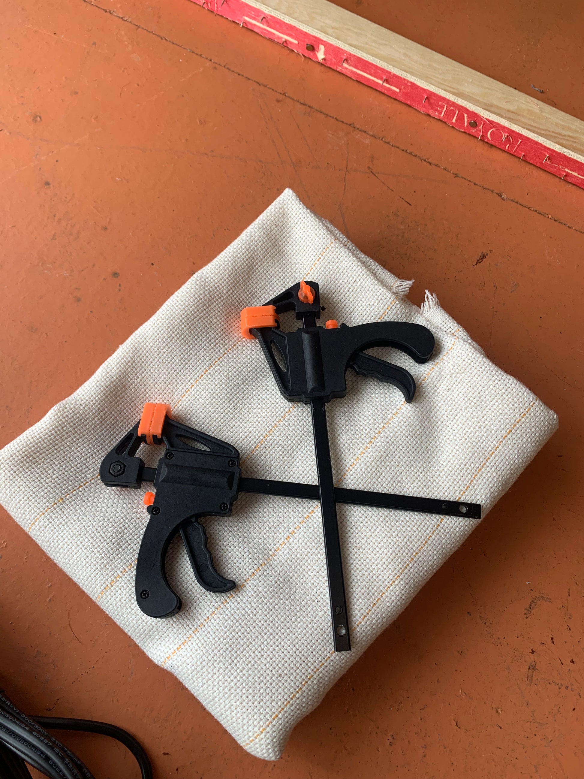 Tufting Gun Starter Kit Including: Tufting Machine AK, Clamps, Fabric & Yarn - Design Junction