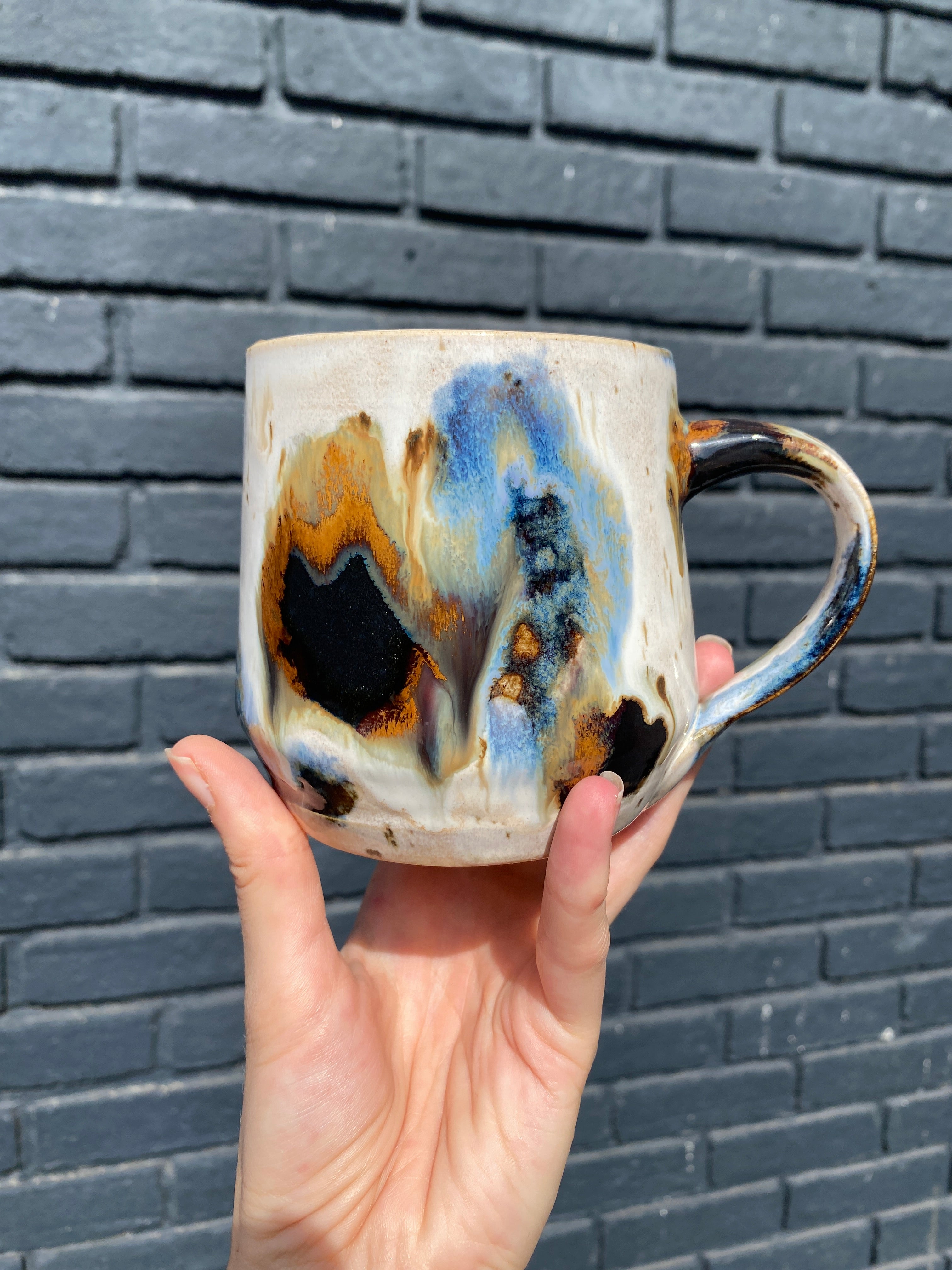 Abstract horizon mug - Design Junction