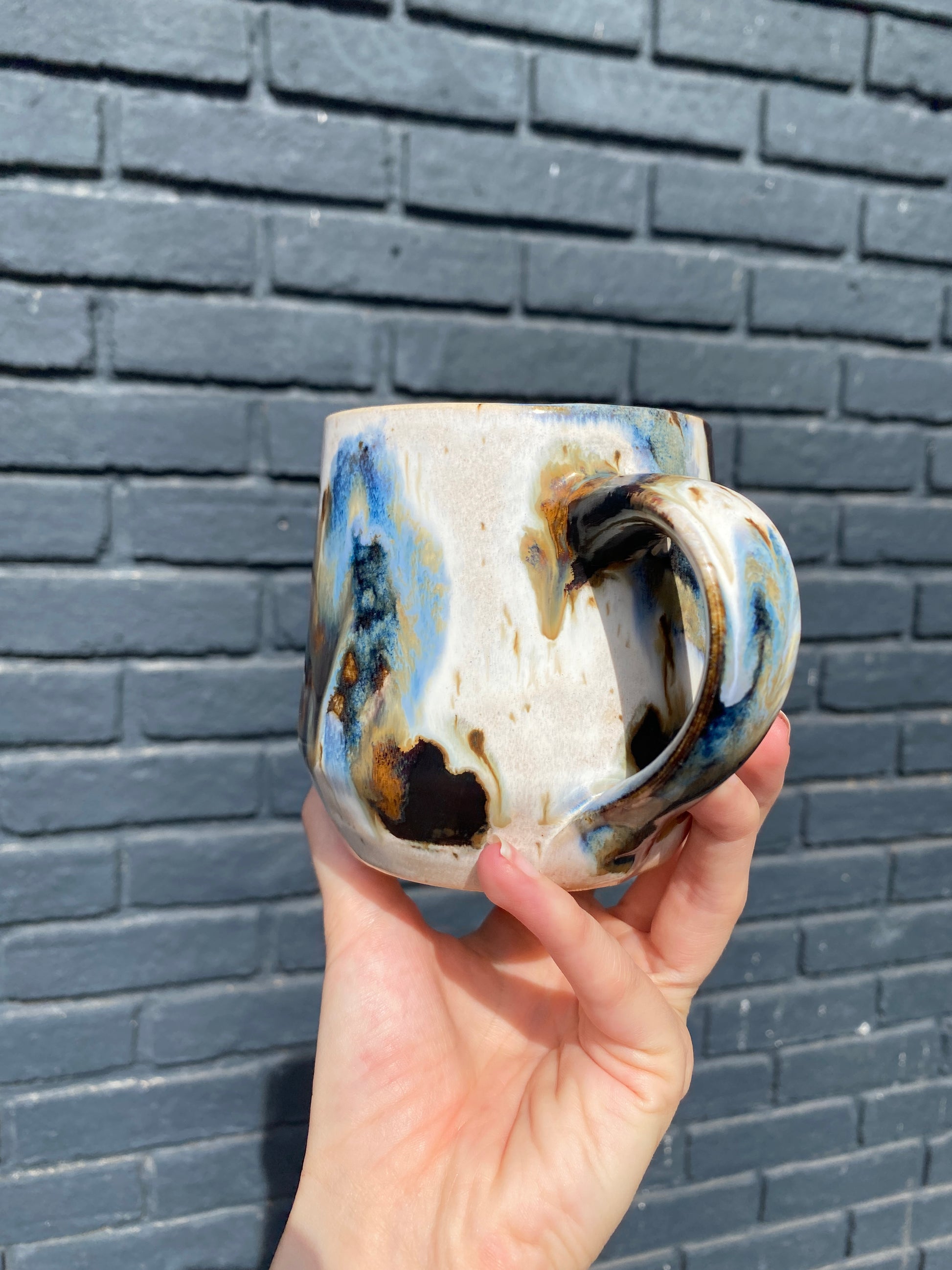 Abstract horizon mug - Design Junction