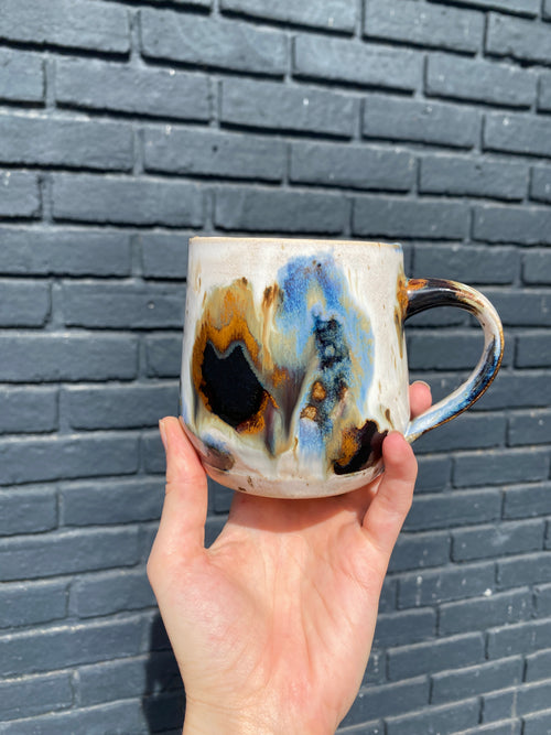 Abstract horizon mug - Design Junction
